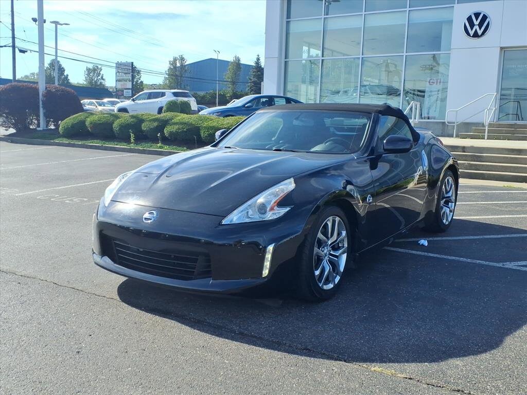 2014 Nissan 370Z photo 3