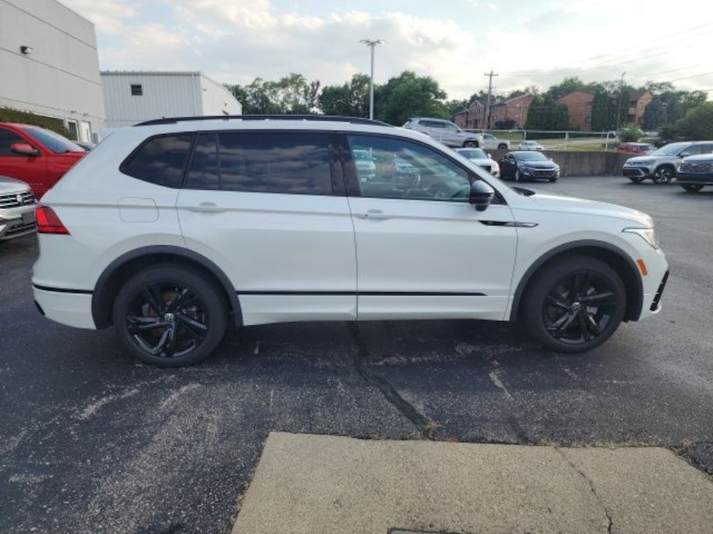 Certified 2023 Volkswagen Tiguan 2.0T SE R-Line Black SUV