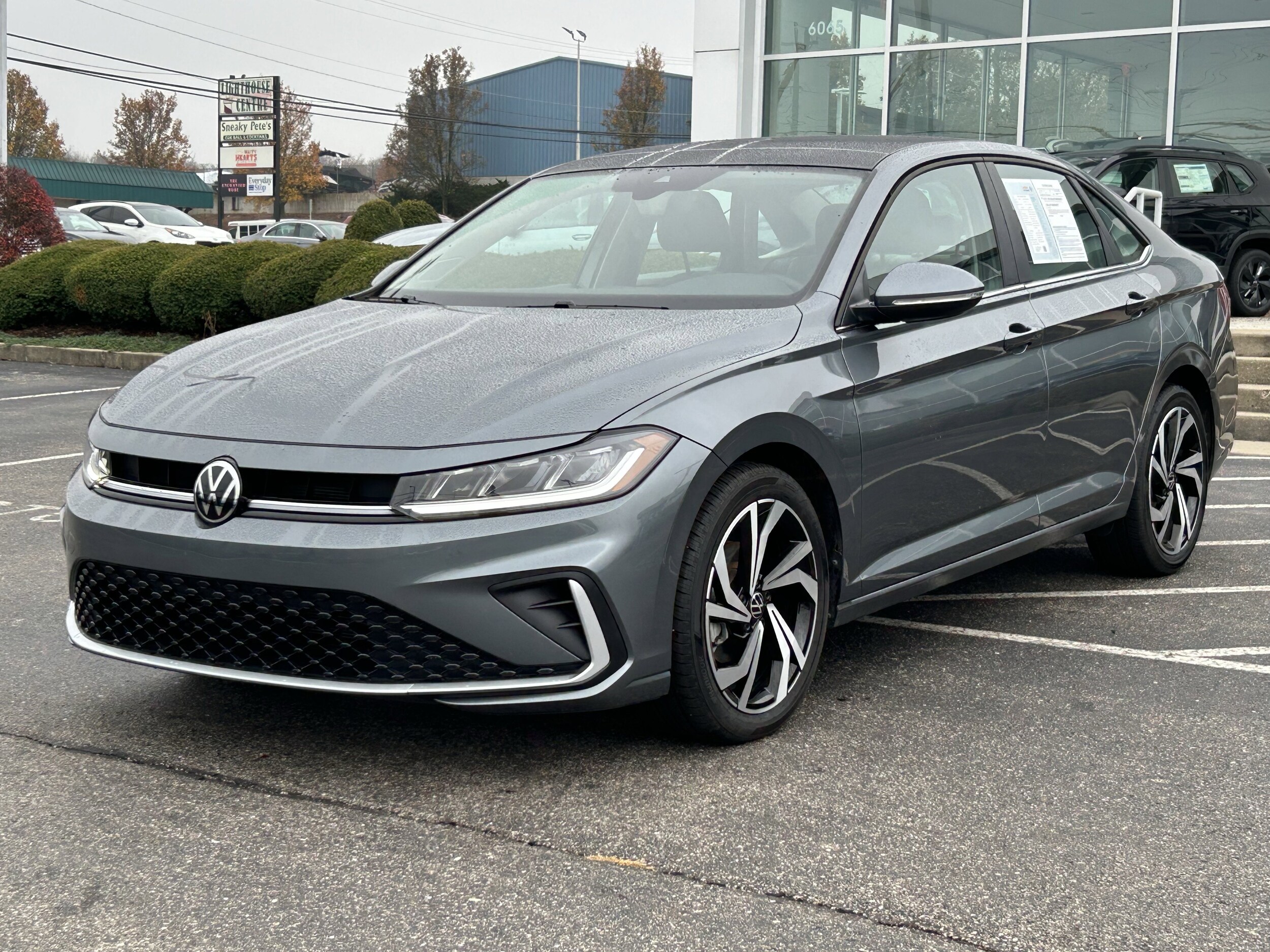 2025 Volkswagen Jetta 1.5T SEL photo 3