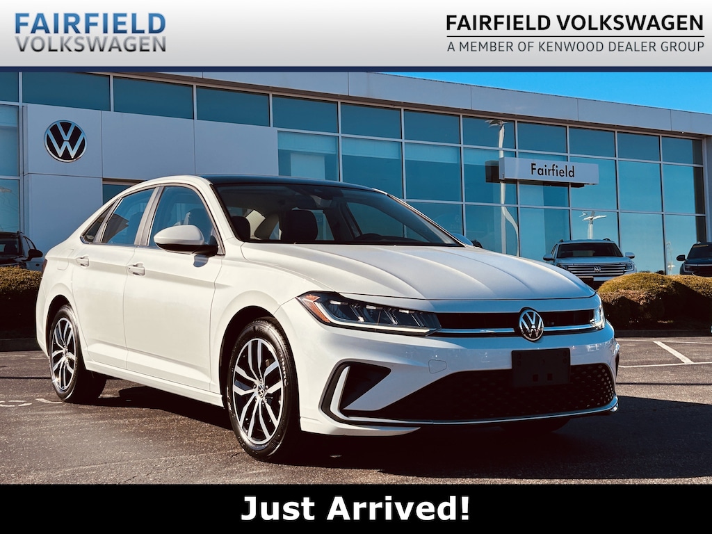 Certified 2025 Volkswagen Jetta 1.5T SE Sedan