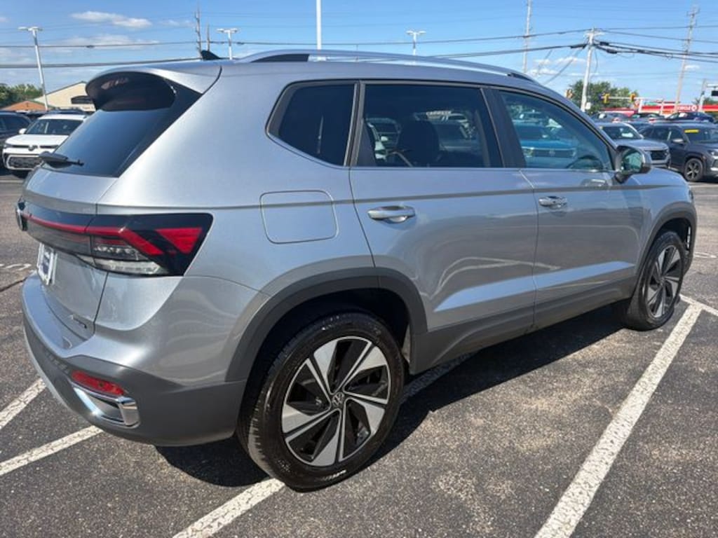 Certified 2025 Volkswagen Taos 1.5T SE SUV