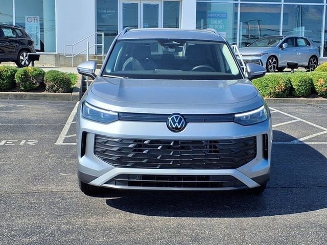 2025 Volkswagen Tiguan SE - Photo 6