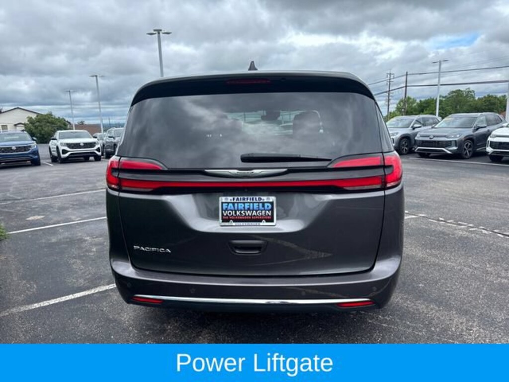 Used 2023 Chrysler Pacifica Touring L Van Passenger Van