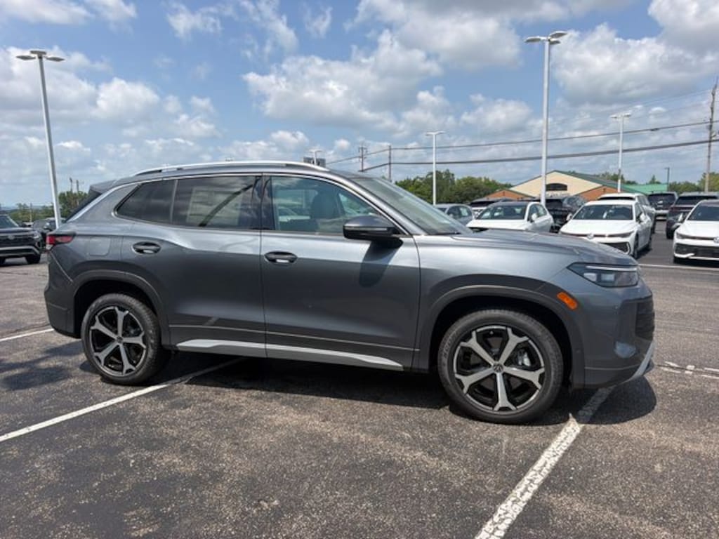 New 2026 Volkswagen Tiguan 2.0T SE SUV