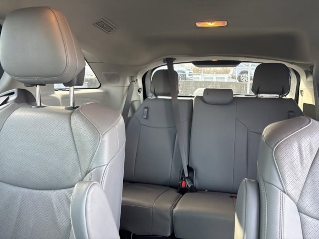 Used 2023 Toyota Sienna Limited 7 Passenger Van Passenger Van