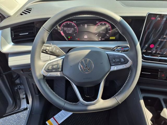 2025 Volkswagen Tiguan SE - Photo 14