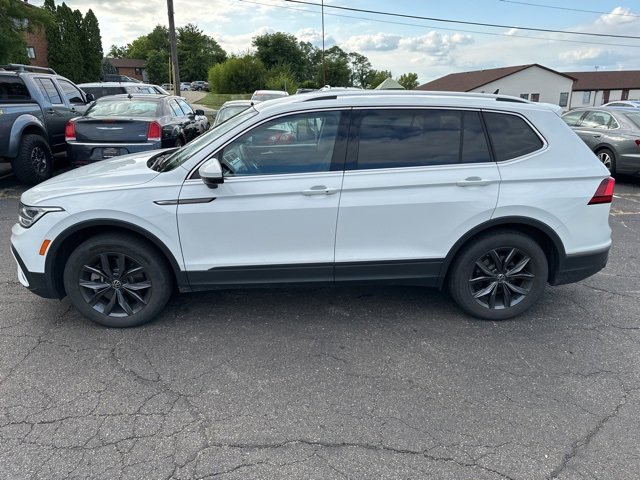 2022 Volkswagen Tiguan SE photo 2