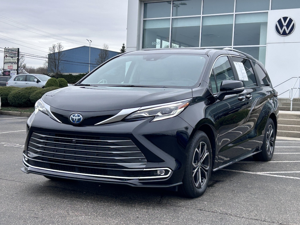 Used 2025 Toyota Sienna Platinum 7 Passenger Van Passenger Van