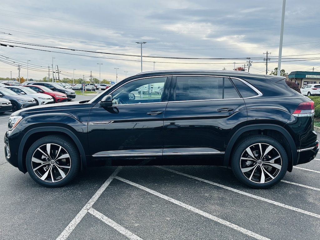 New 2026 Volkswagen Atlas Cross Sport 2.0T SEL Premium R-Line SUV