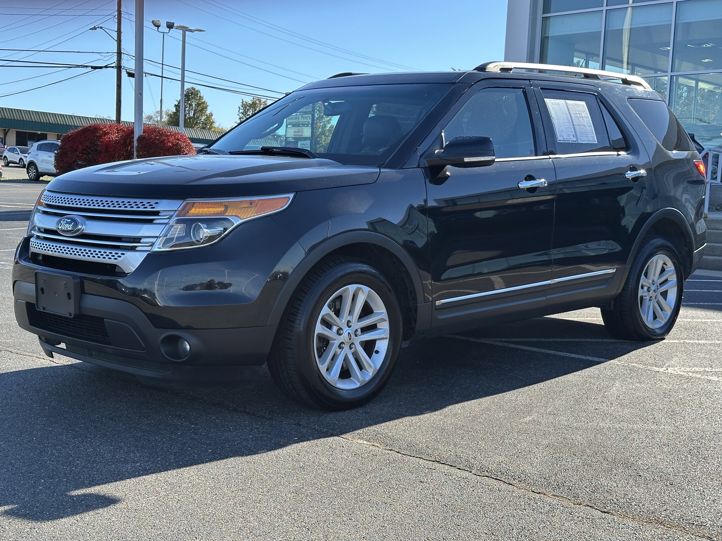 2015 Ford Explorer XLT photo 3