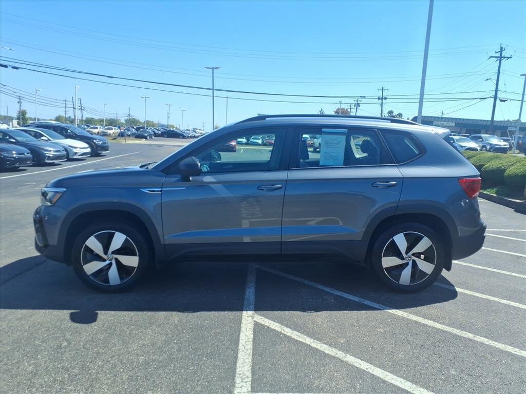 2024 Volkswagen Taos S photo 3