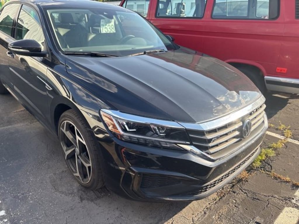 Used 2020 Volkswagen Passat 2.0T R-Line Sedan