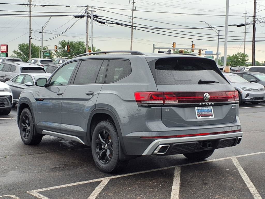 2025 Volkswagen Atlas Peak Edition photo 4