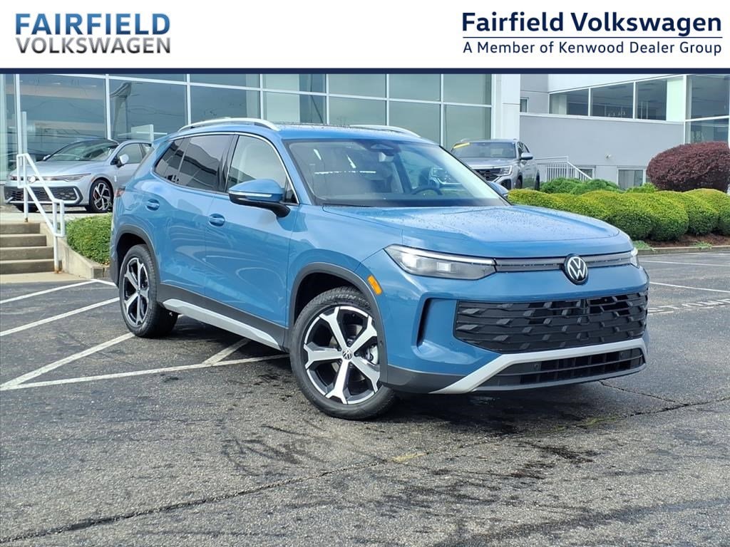 2025 Volkswagen Tiguan SE's photo