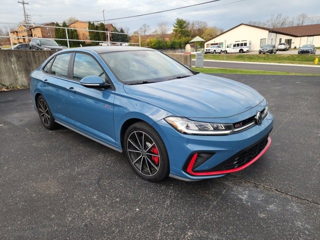 2025 Volkswagen Jetta GLI 2.0T Autobahn photo 2