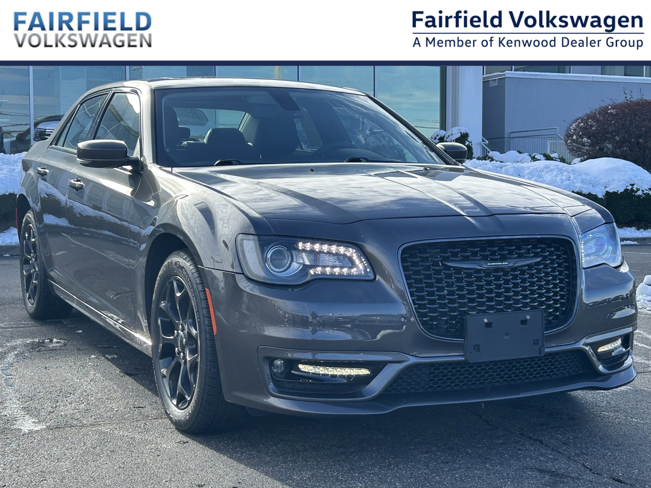 2023 Chrysler 300 Touring L's photo