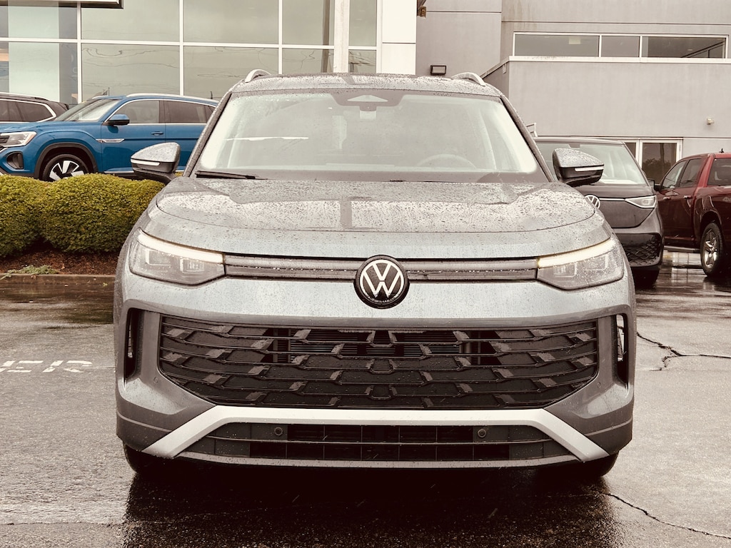 New 2026 Volkswagen Tiguan 2.0T SE SUV