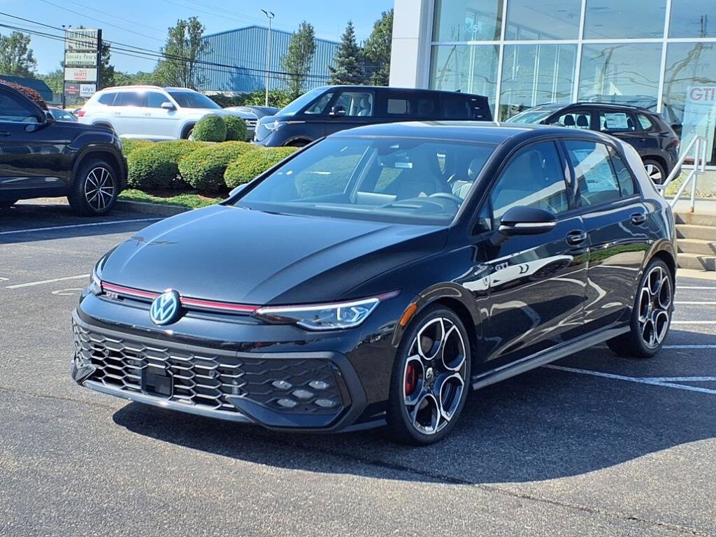 2025 Volkswagen Golf GTI Autobahn photo 2