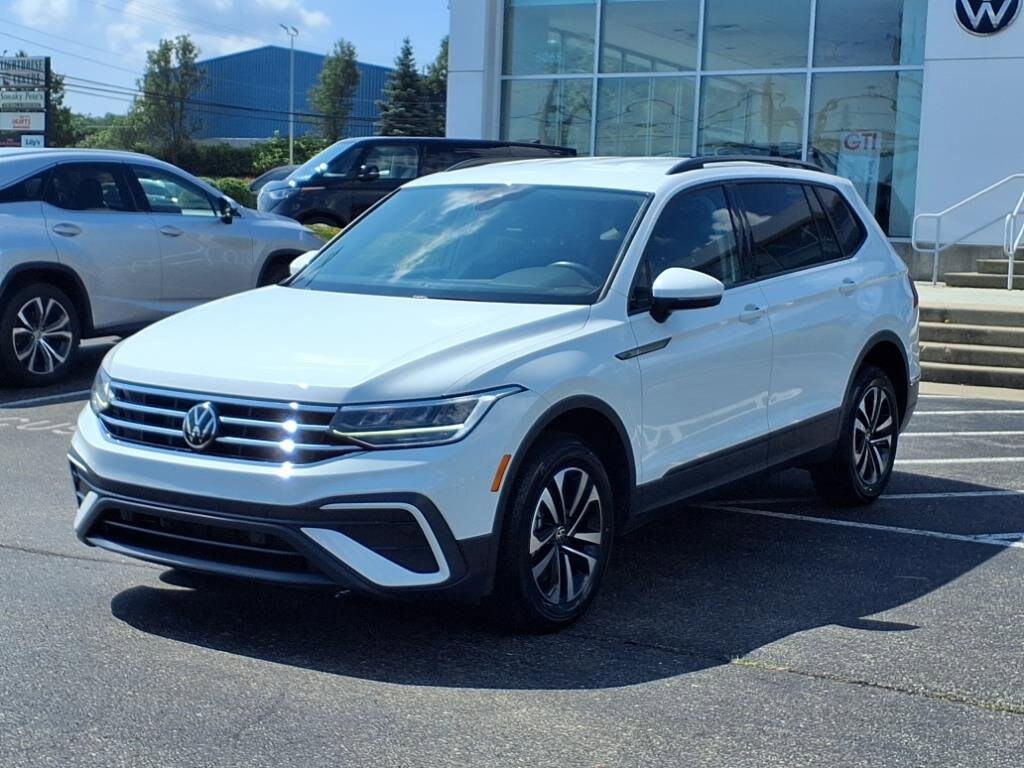 2023 Volkswagen Tiguan S photo 2