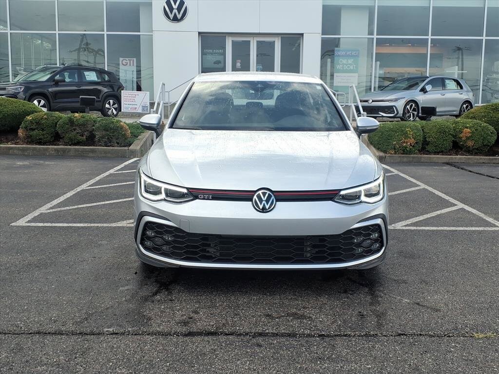2024 Volkswagen Golf GTI S photo 2