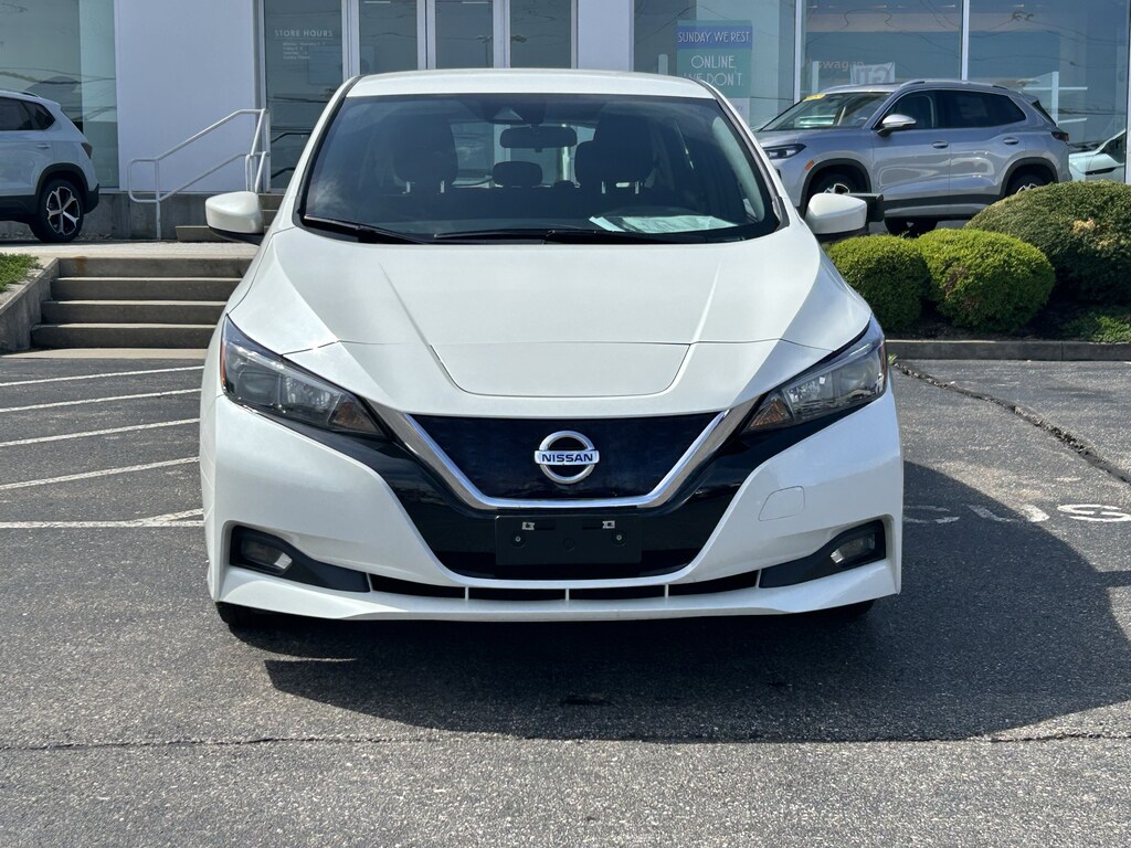 Used 2022 Nissan LEAF SV Hatchback
