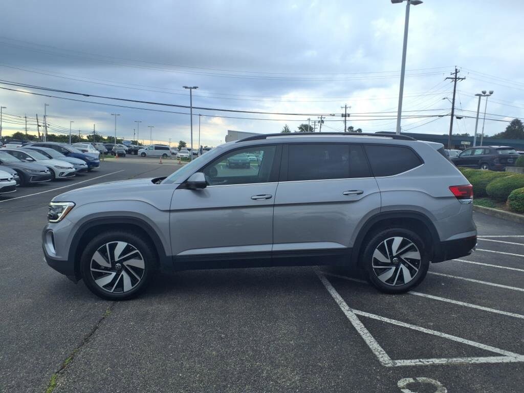 2024 Volkswagen Atlas SE Technology photo 3