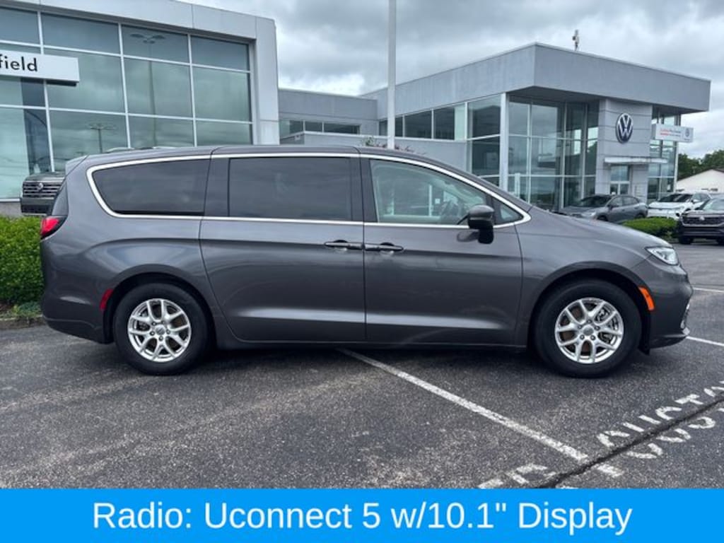 Used 2023 Chrysler Pacifica Touring L Minivan/Van
