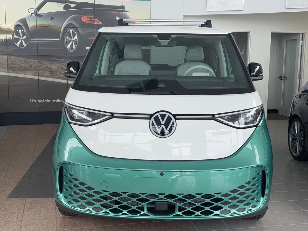 2025 Volkswagen ID. Buzz photo 2