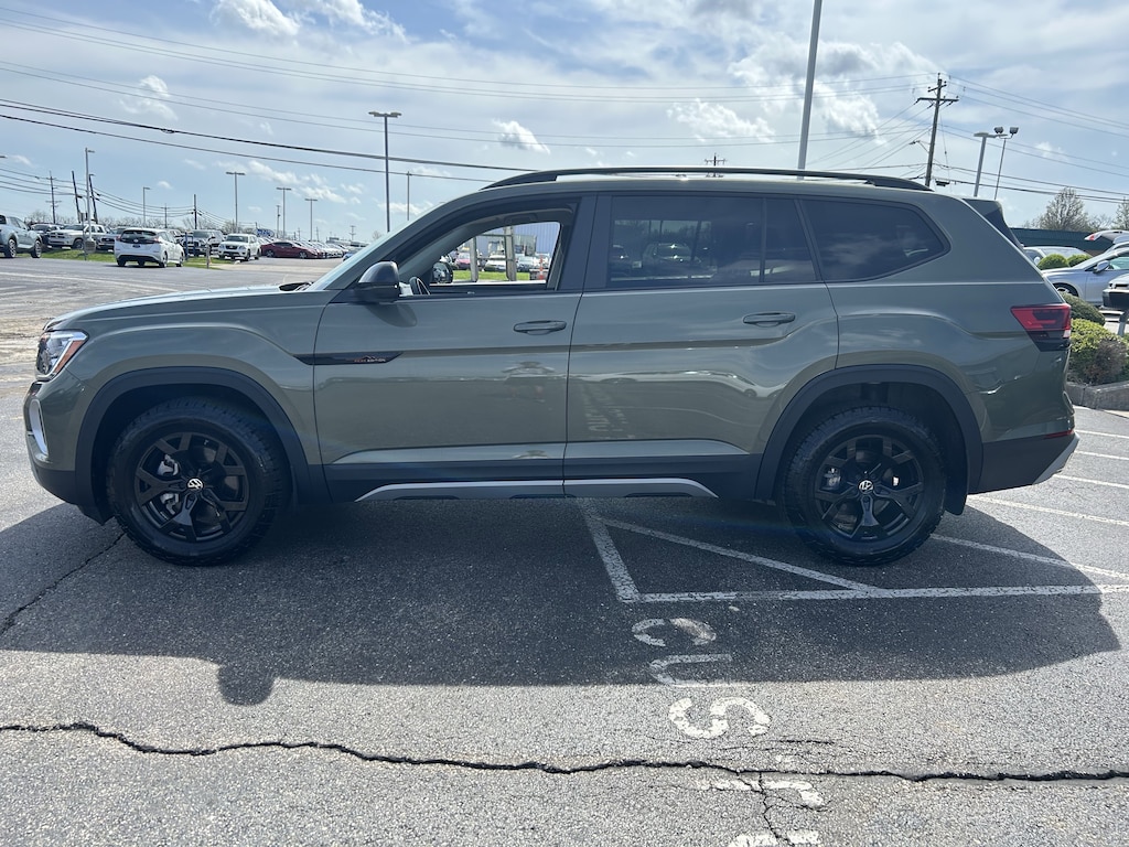 Certified 2025 Volkswagen Atlas 2.0T Peak Edition SUV