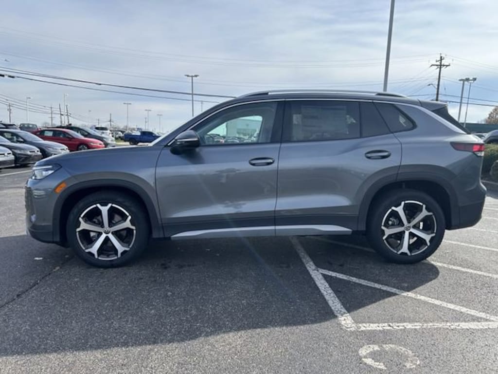 New 2026 Volkswagen Tiguan 2.0T SE SUV