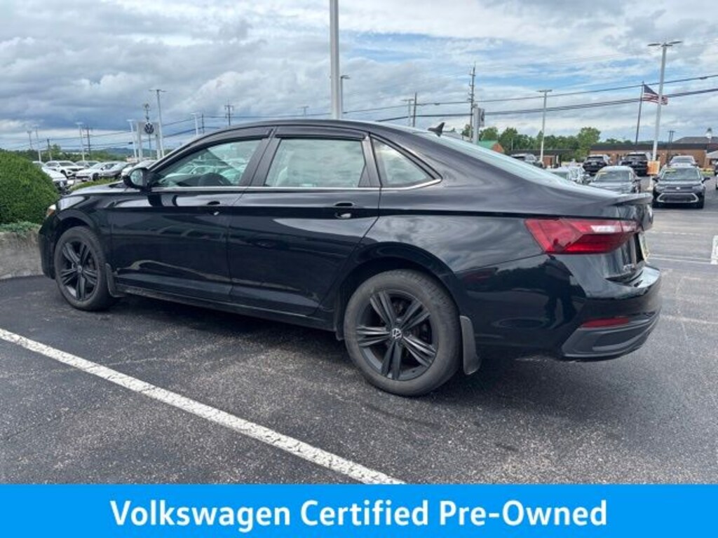 Certified 2024 Volkswagen Jetta 1.5T SE Sedan