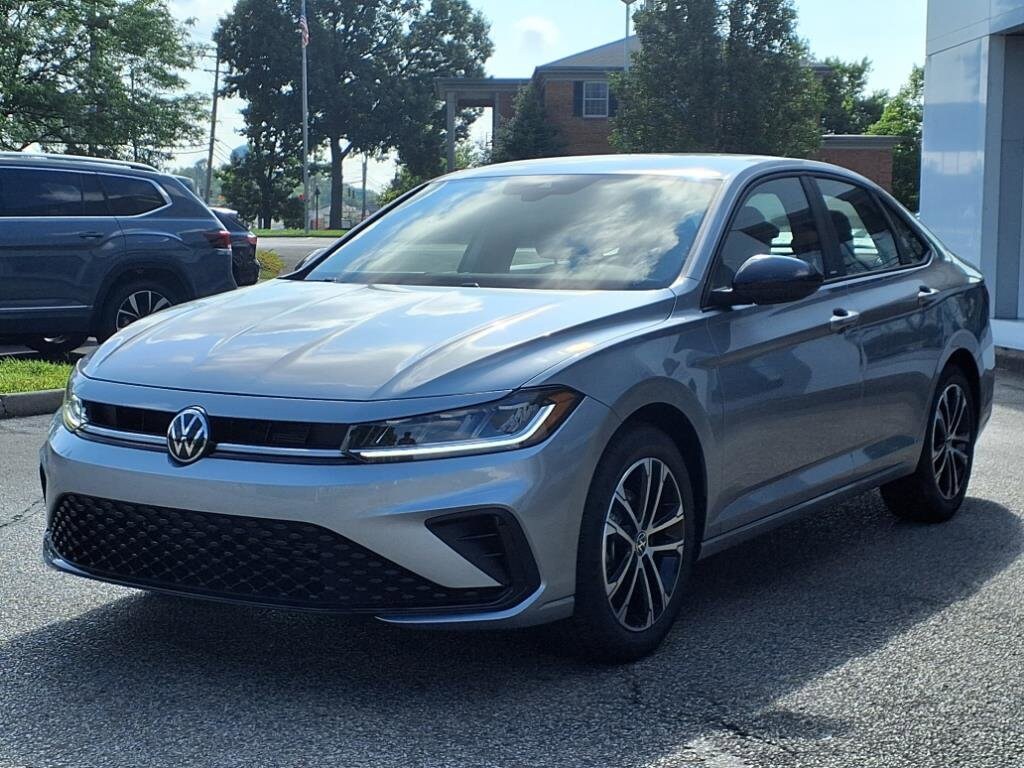 2025 Volkswagen Jetta 1.5T Sport photo 2