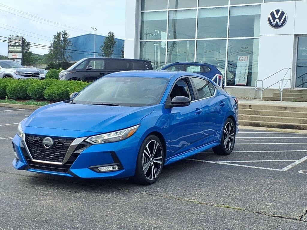2023 Nissan Sentra SR photo 3
