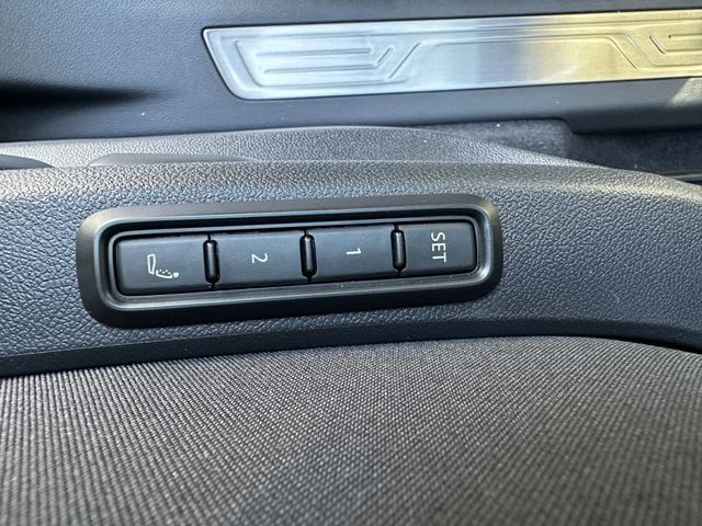 2026 Volkswagen Atlas Cross Sport SEL Premium R-LINE - Photo 16