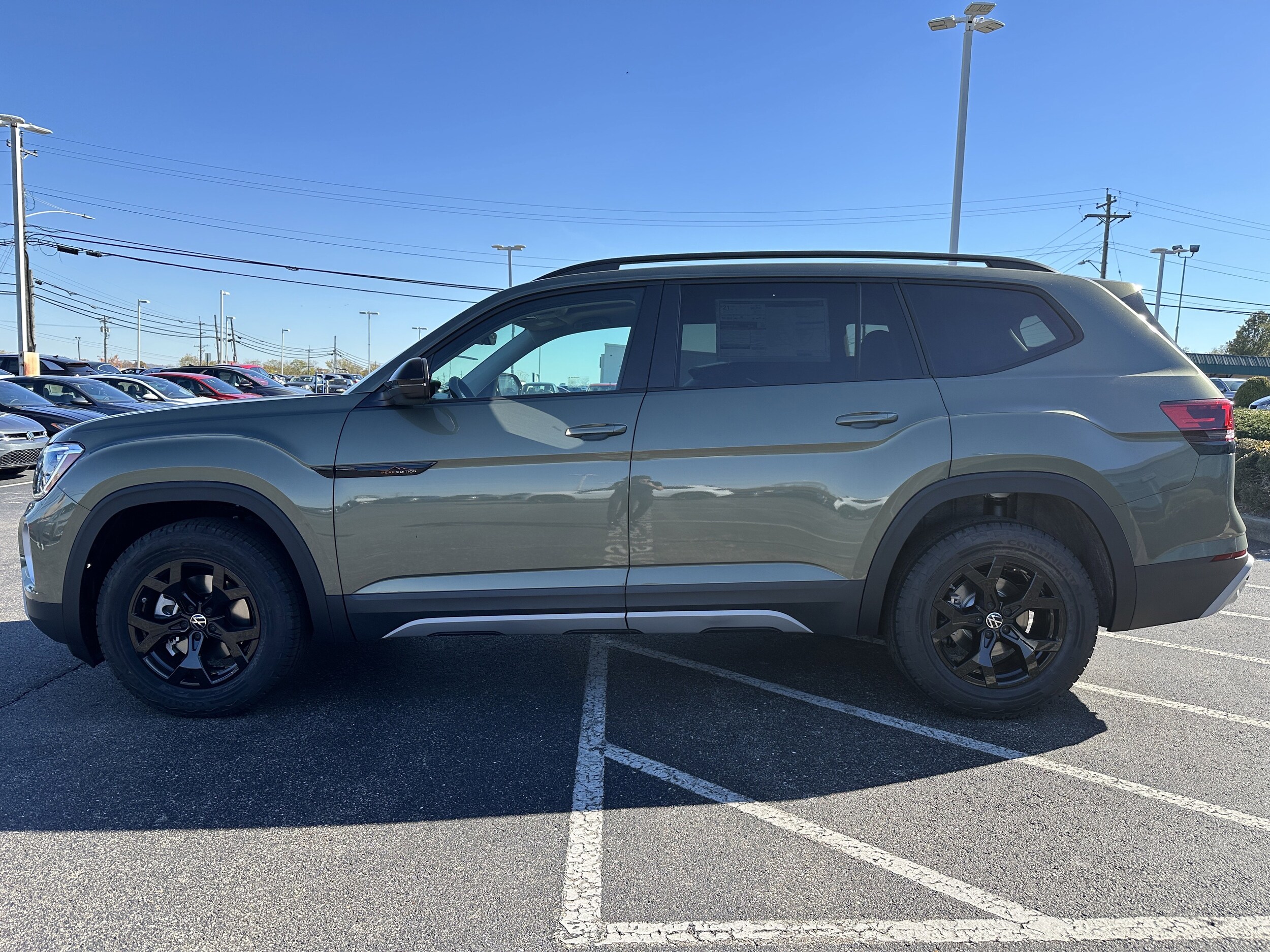 2026 Volkswagen Atlas Peak Edition SE photo 4