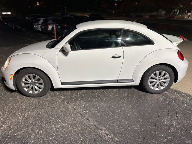 Used 2015 Volkswagen Beetle 1.8 with VIN 3VWF17AT2FM628749 for sale in Fairfield, OH