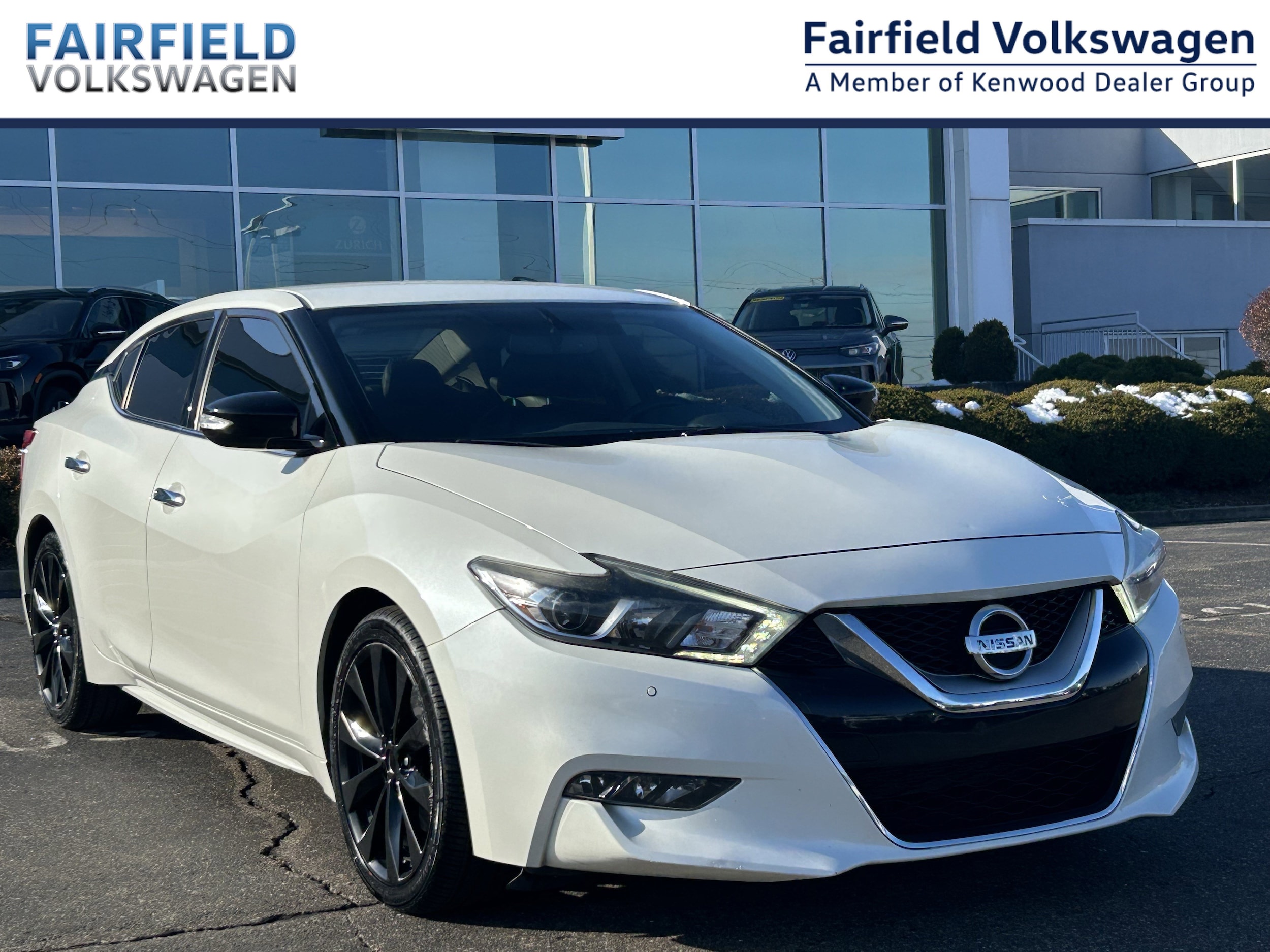 2017 Nissan Maxima SR's photo