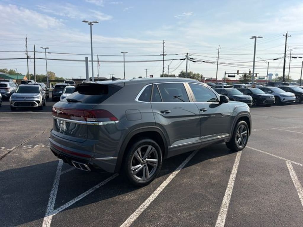Used 2024 Volkswagen Atlas Cross Sport 2.0T SEL R-Line SUV