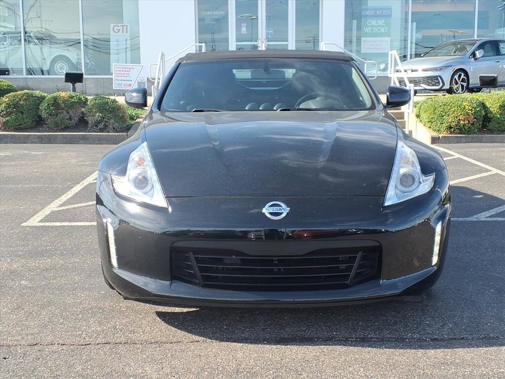 2014 Nissan 370Z photo 2