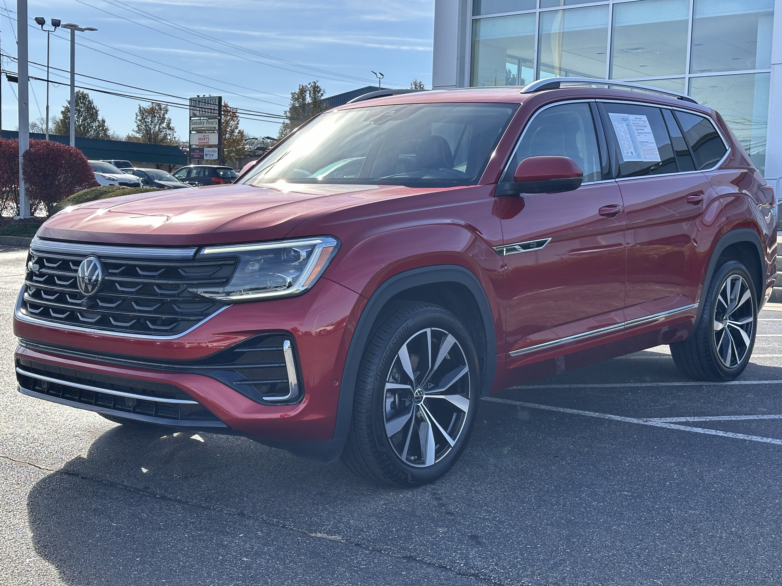 2024 Volkswagen Atlas SEL Premium R-Line photo 3