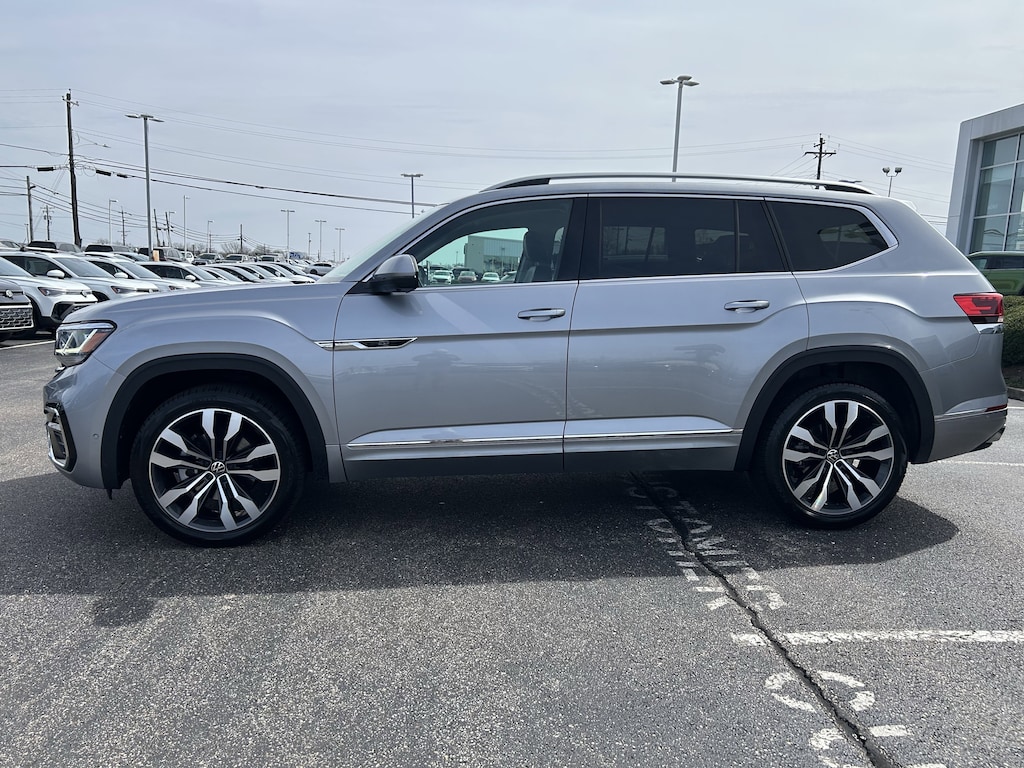Certified 2022 Volkswagen Atlas 3.6L V6 SEL Premium R-Line SUV