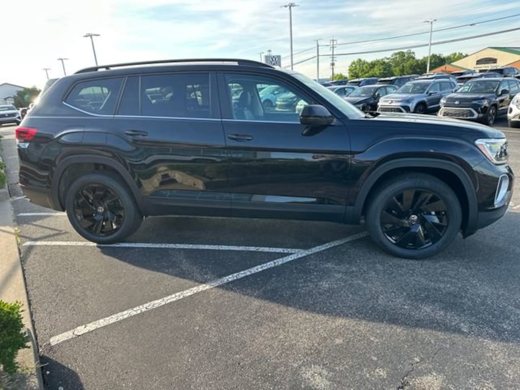 New 2026 Volkswagen Atlas 2.0T SE w/Technology SUV
