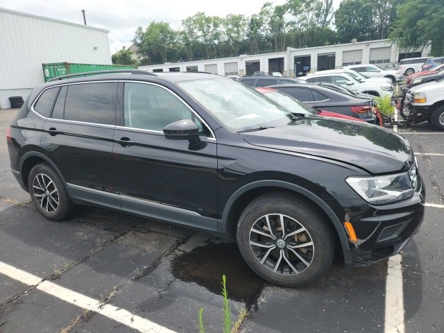 2021 Volkswagen Tiguan SE photo 2