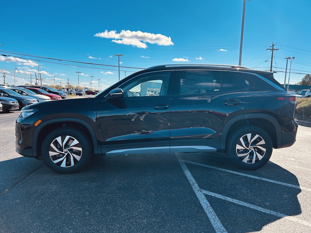 New 2025 Volkswagen Tiguan 2.0T S SUV