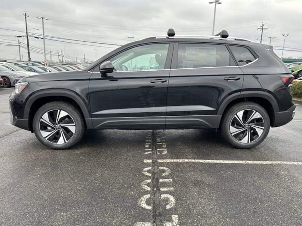 New 2026 Volkswagen Taos 1.5T SE SUV