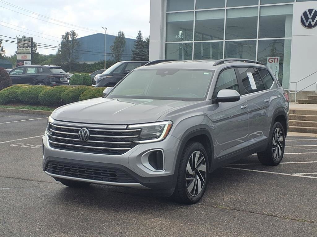 2024 Volkswagen Atlas SE Technology photo 2