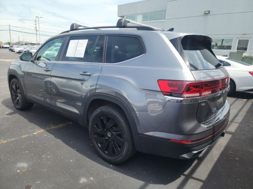 Used 2024 Volkswagen Atlas 2.0T SE w/Technology SUV
