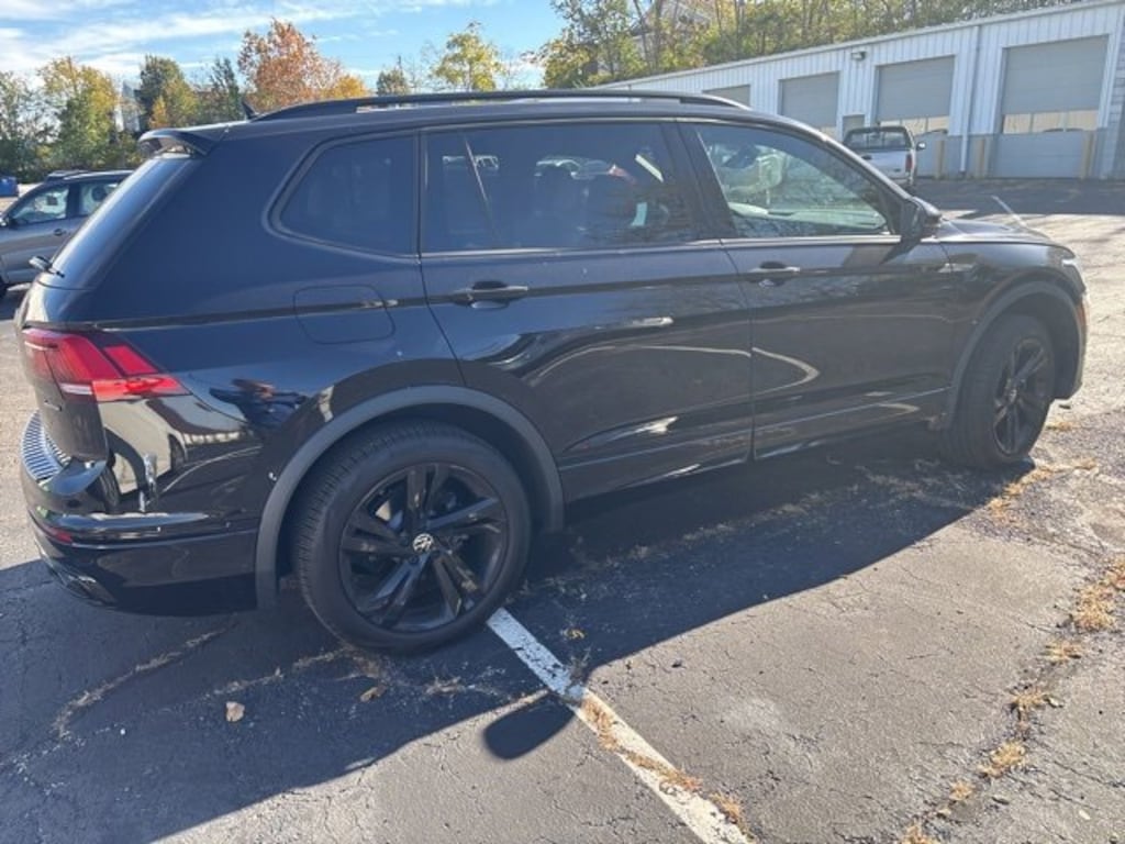 Used 2024 Volkswagen Tiguan 2.0T SE R-Line Black SUV