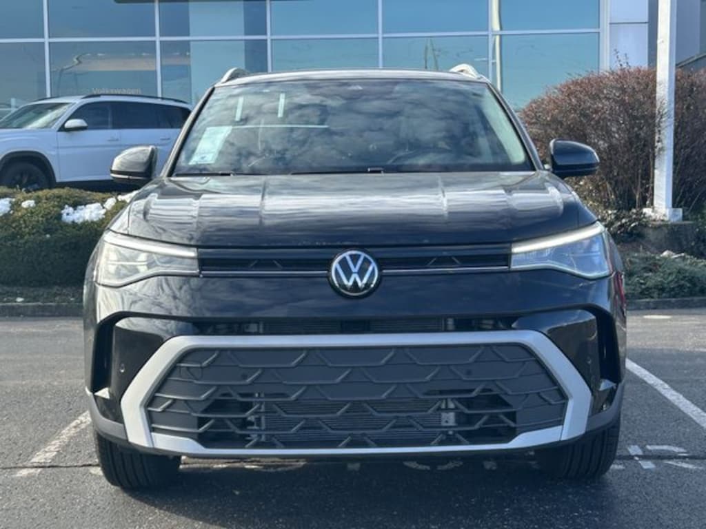 New 2026 Volkswagen Taos 1.5T SE SUV