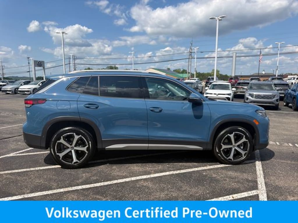 Certified 2025 Volkswagen Tiguan 2.0T SE SUV